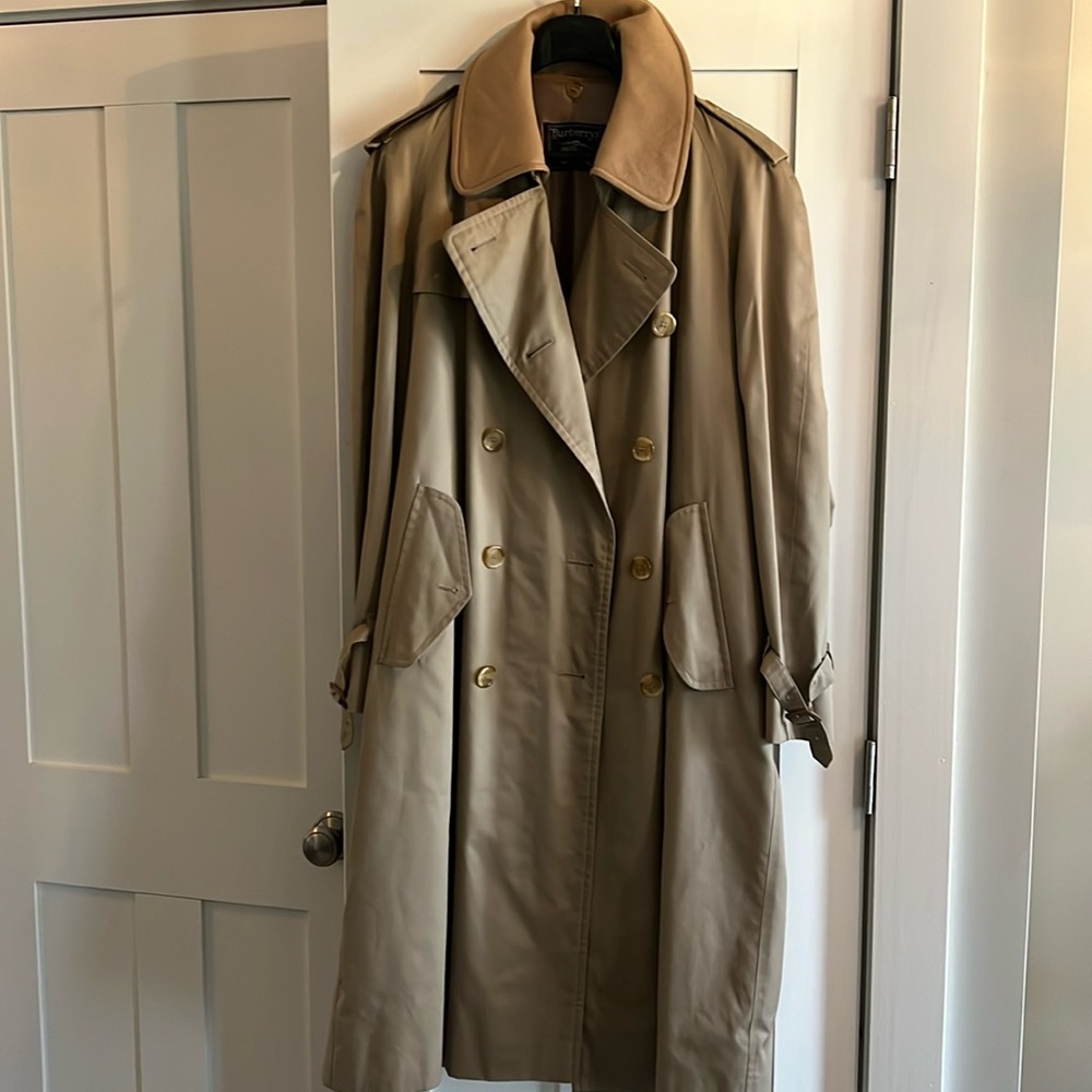 Burberry trench coat with removable wool insert size 44 regular
